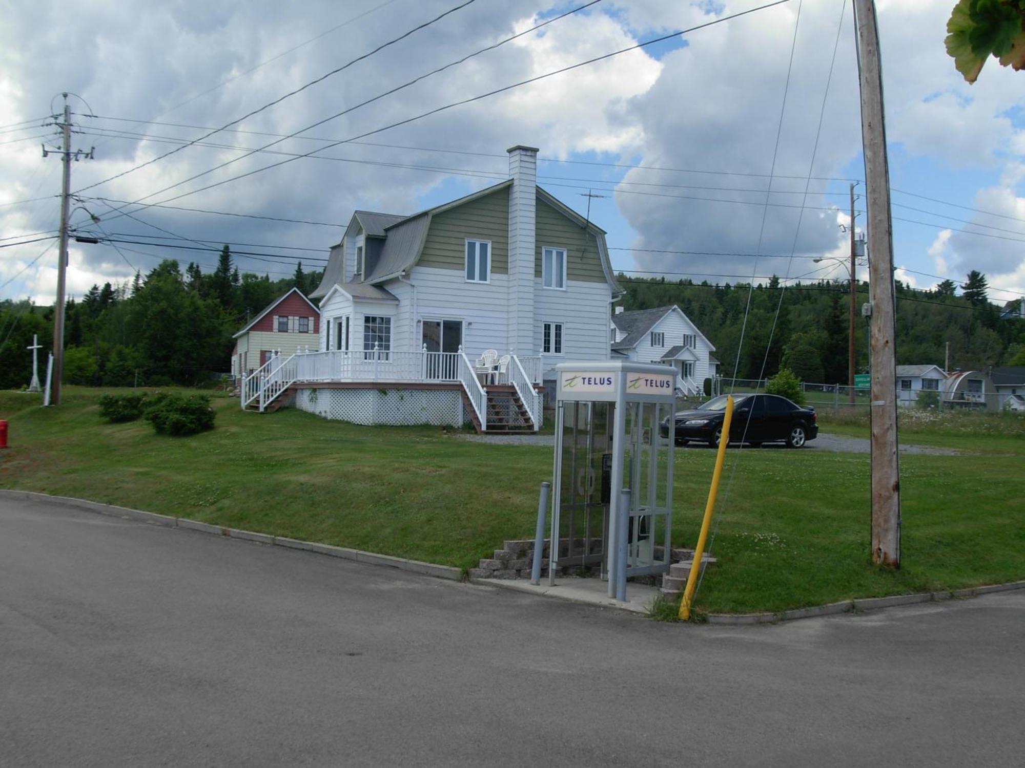 Motel Et Chalets Bo-Fleuve Evangeline Saint-Siméon Habitación foto