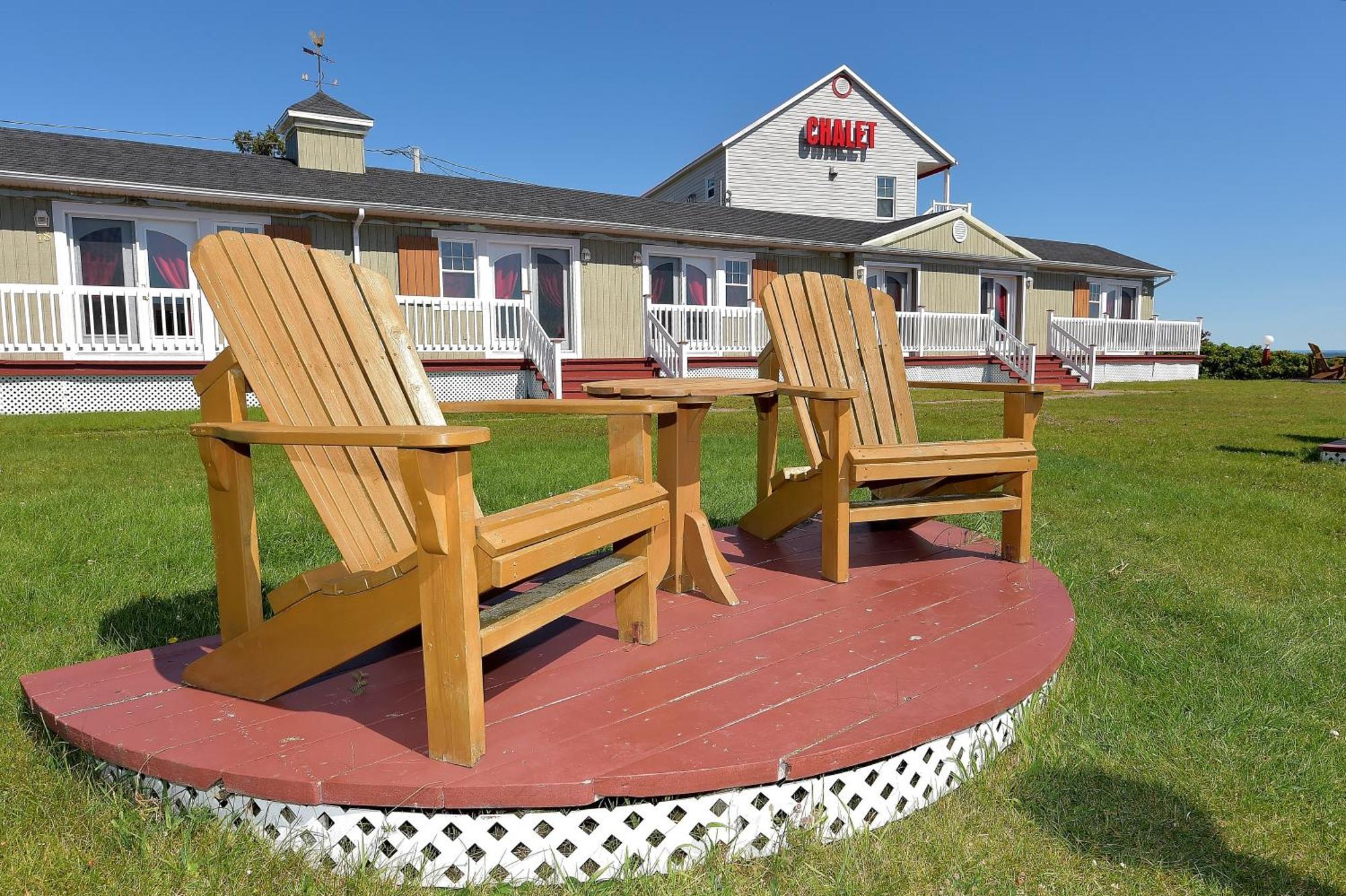 Motel Et Chalets Bo-Fleuve Evangeline Saint-Siméon Habitación foto