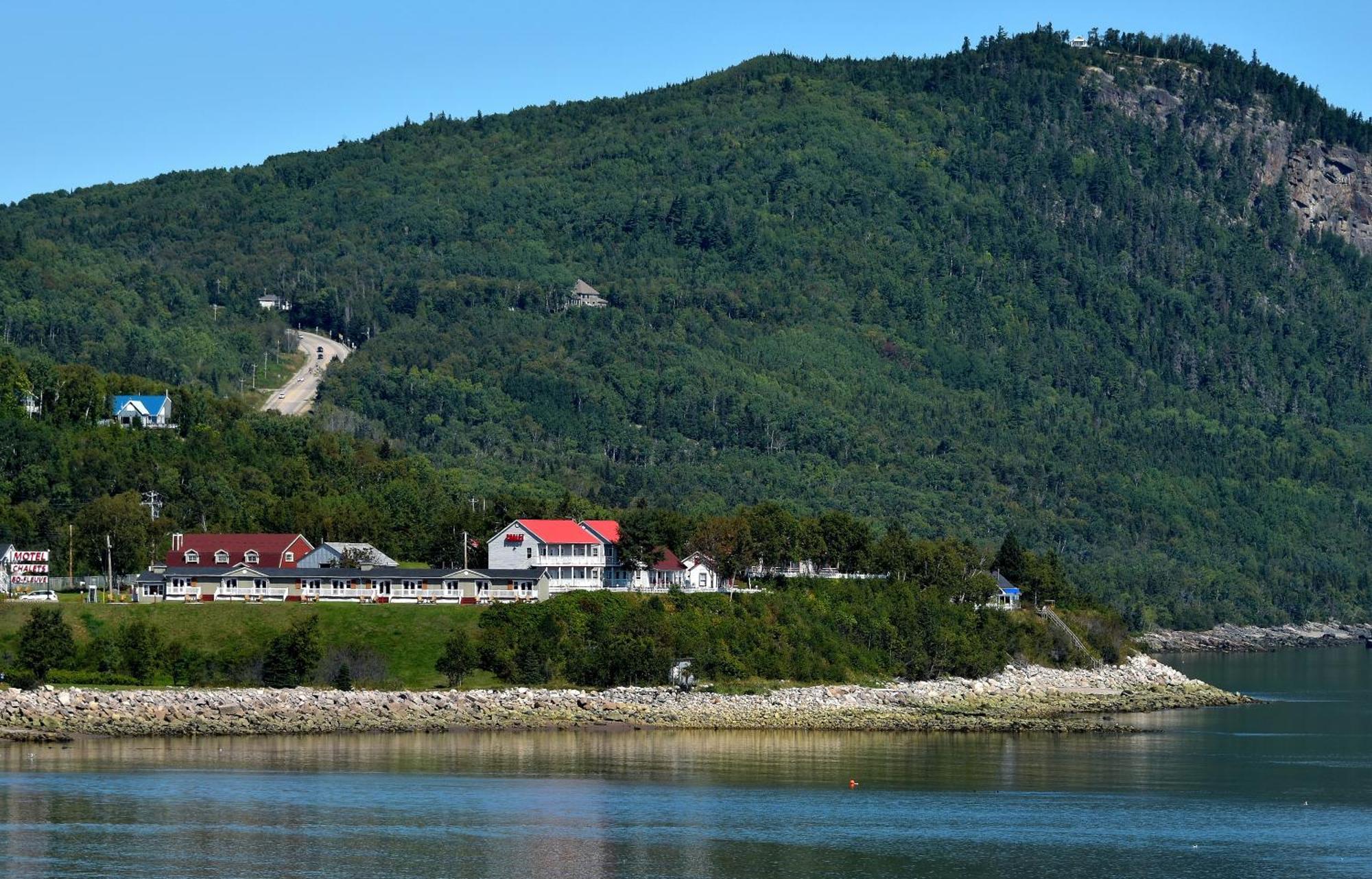 Motel Et Chalets Bo-Fleuve Evangeline Saint-Siméon Habitación foto